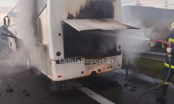 Φθιώτιδα: Φωτιά σε μηχανή λεωφορείου στο ύψος της Ξυνιάδας
