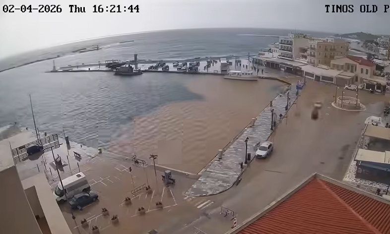 Τήνος: Η θάλασσα έγινε καφέ μέσα σε πέντε λεπτά - Εντυπωσιακό time-lapse