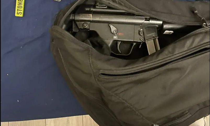 Λονδίνο: Αστυνομικοί άφησαν σακίδιο με... όπλα έξω από το σπίτι του δημάρχου