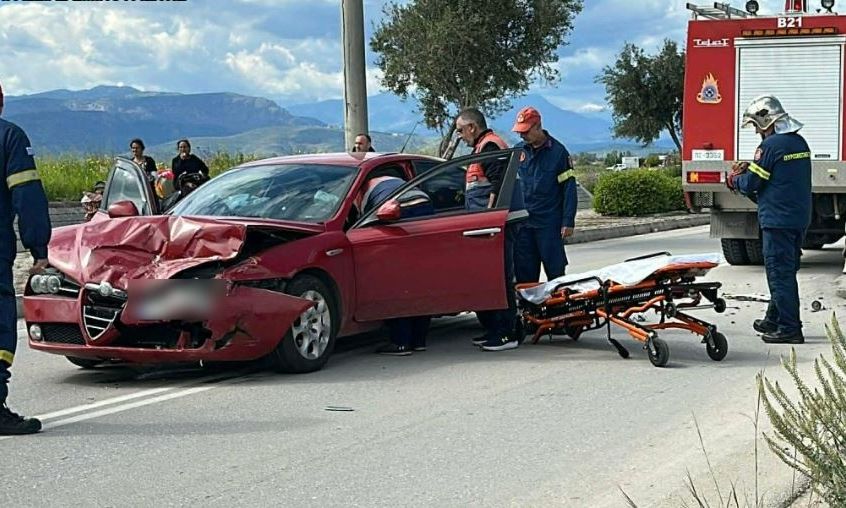 Σφοδρό τροχαίο στο Ναύπλιο: Στο νοσοκομείο με σοβαρά τραύματα γυναίκα οδηγός