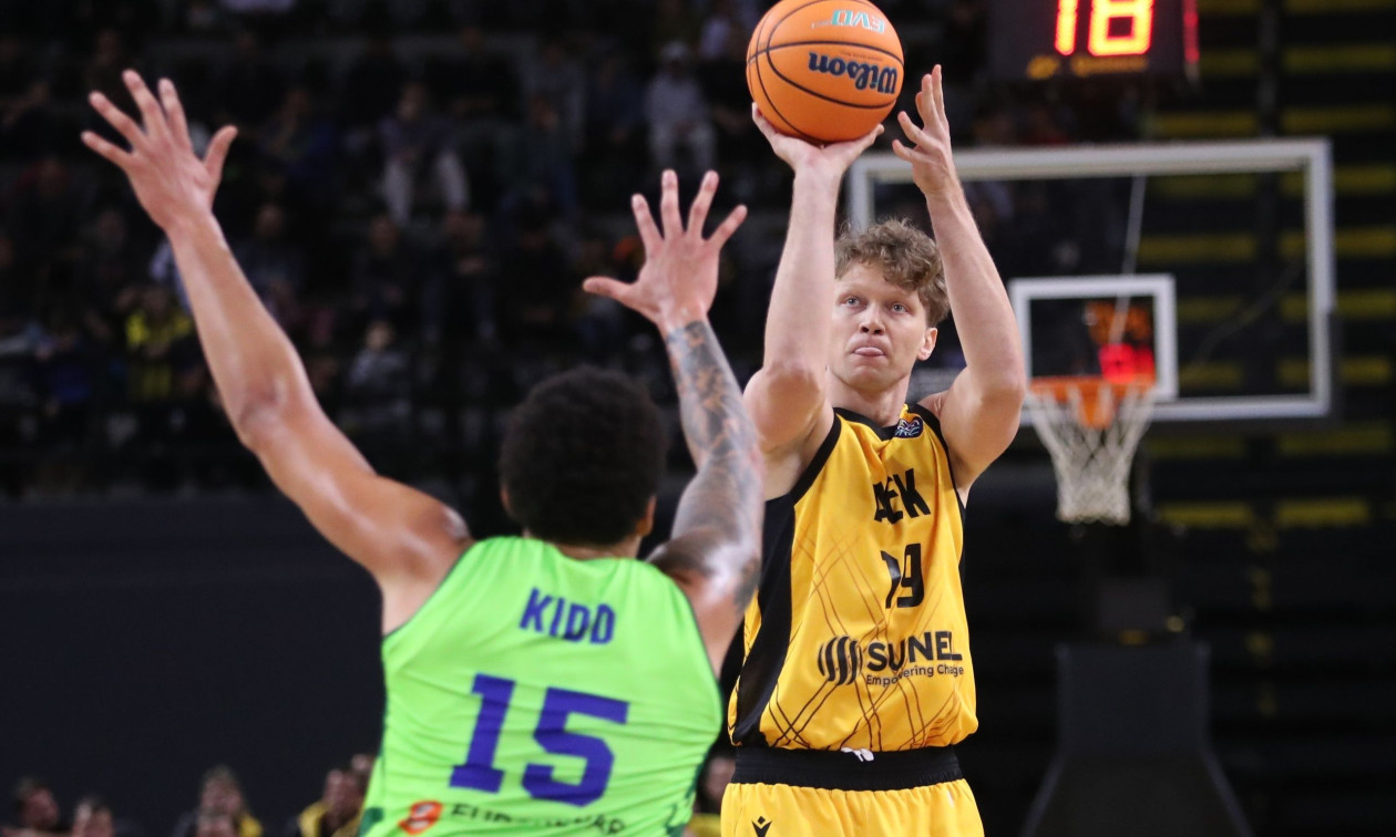 Άρης – ΑΕΚ: Νοκ άουτ ο Κουζμίνσκας, αμφίβολος με Μπανταλόνα