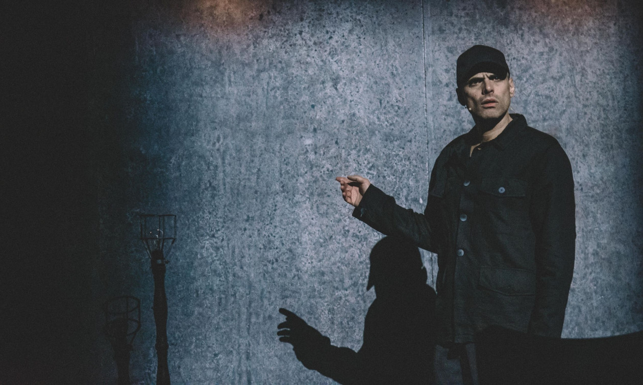 1984 δια χειρός Γιώργου Παπαγεωργίου: Η οργουελική δυστοπία επιστρέφει πιο επιδραστική από ποτέ