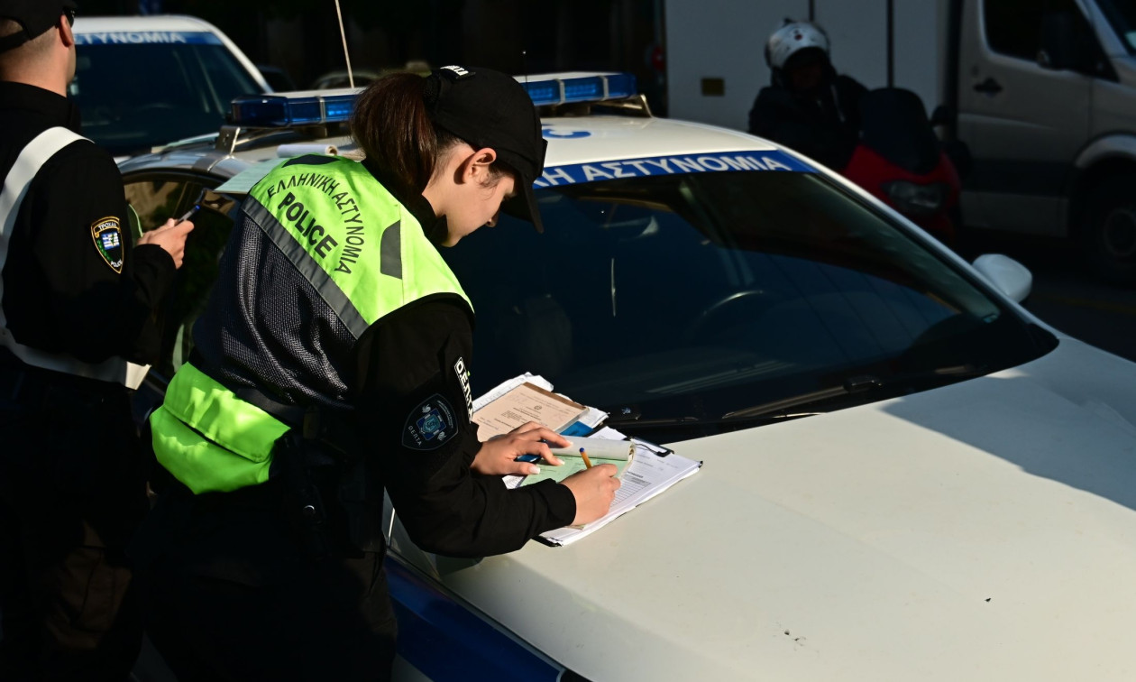 Σας πήρε η Τροχαία το δίπλωμα οδήγησης; Πώς μπορείτε να κινηθείτε νομικά