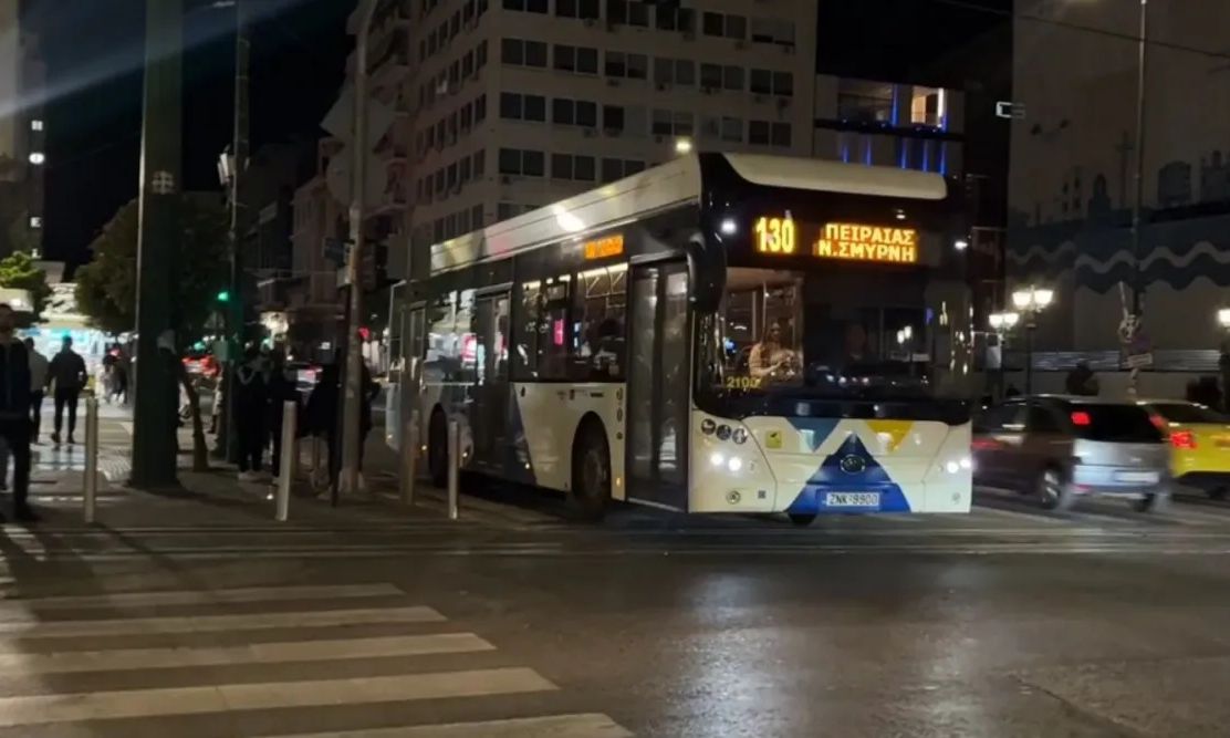 Πειραιάς: Σε κρίσιμη κατάσταση 17χρονος που παρασύρθηκε από λεωφορείο - «Δεν είδε από πού ερχόταν»