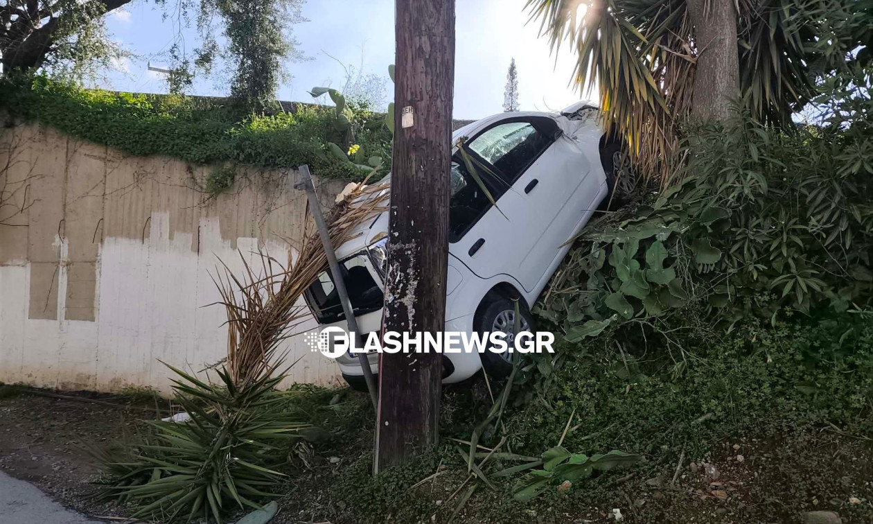 Χανιά: «Βουτιά» για αυτοκίνητο στην έξοδο του κόμβου Μουρνιών