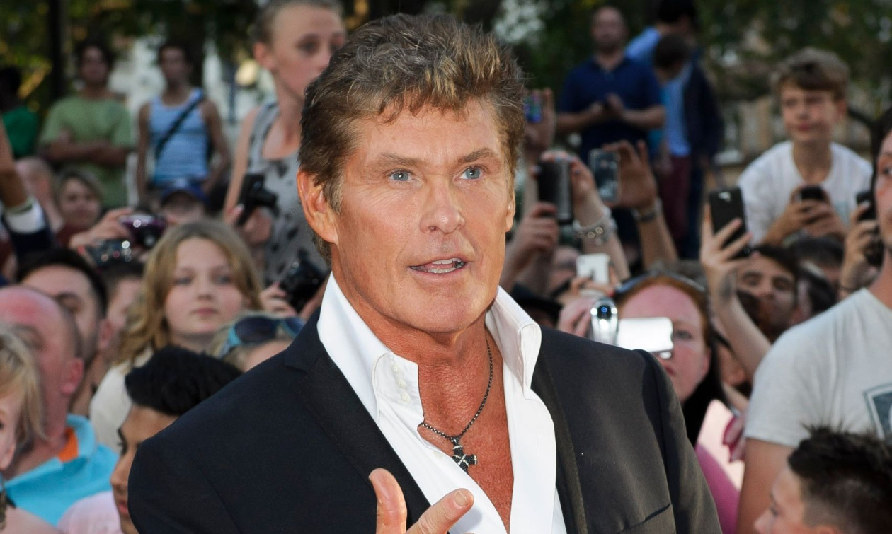 Η «αργή» επιστροφή του Ντέιβιντ Χάσελχοφ - Με μπαστούνι και υποβασταζόμενος μετά από μήνες