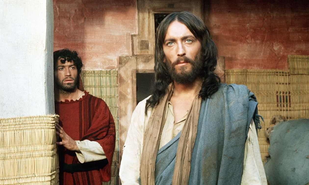 Η TV σε κλίμα κατάνυξης – Θείες Λειτουργίες και θρησκευτικές παραγωγές