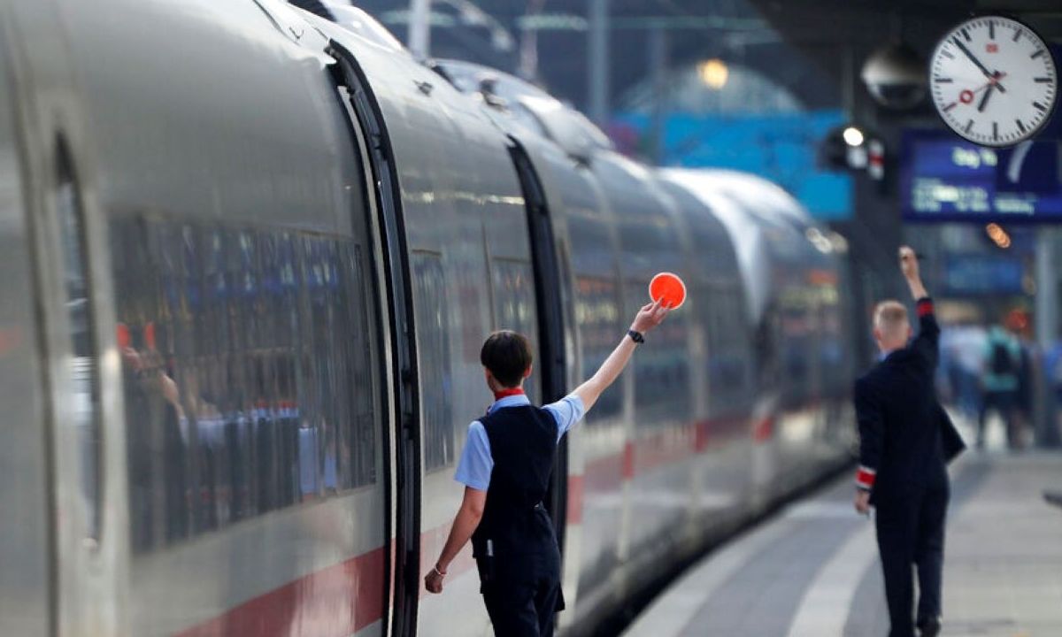 Γερμανία: Γυναίκα δάγκωσε εργαζόμενο σε σιδηροδρομικό σταθμό - Προσπαθούσε να επιβιβαστεί σε τρένο