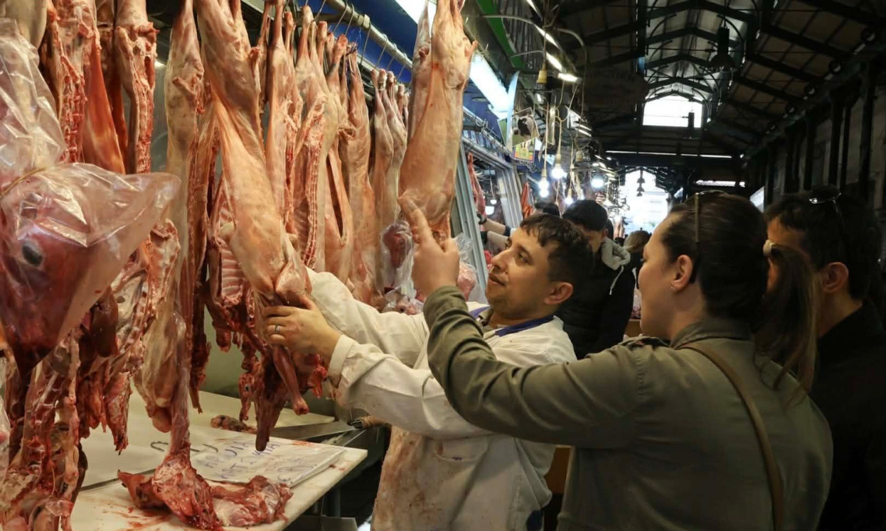 Από 9 ευρώ το κιλό η τιμή του αρνιού - Αυξημένη η κίνηση στη Βαρβάκειο ενόψει Πάσχα