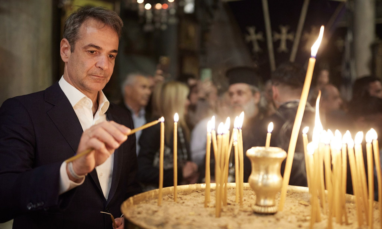 Στα Χανιά παρακολούθησε την Περιφορά του Επιταφίου ο πρωθυπουργός