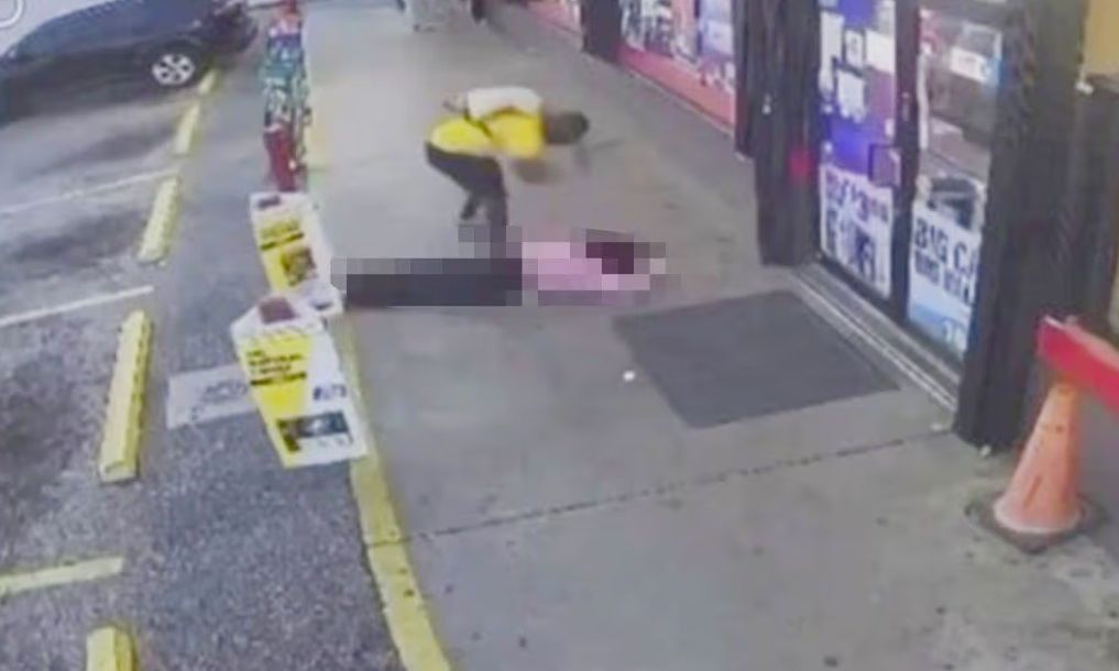 Οργή Τραμπ για τη δολοφονία γυναίκας με σφυρί στη Φλόριντα - Αναδημοσίευσε το σκληρό βίντεο