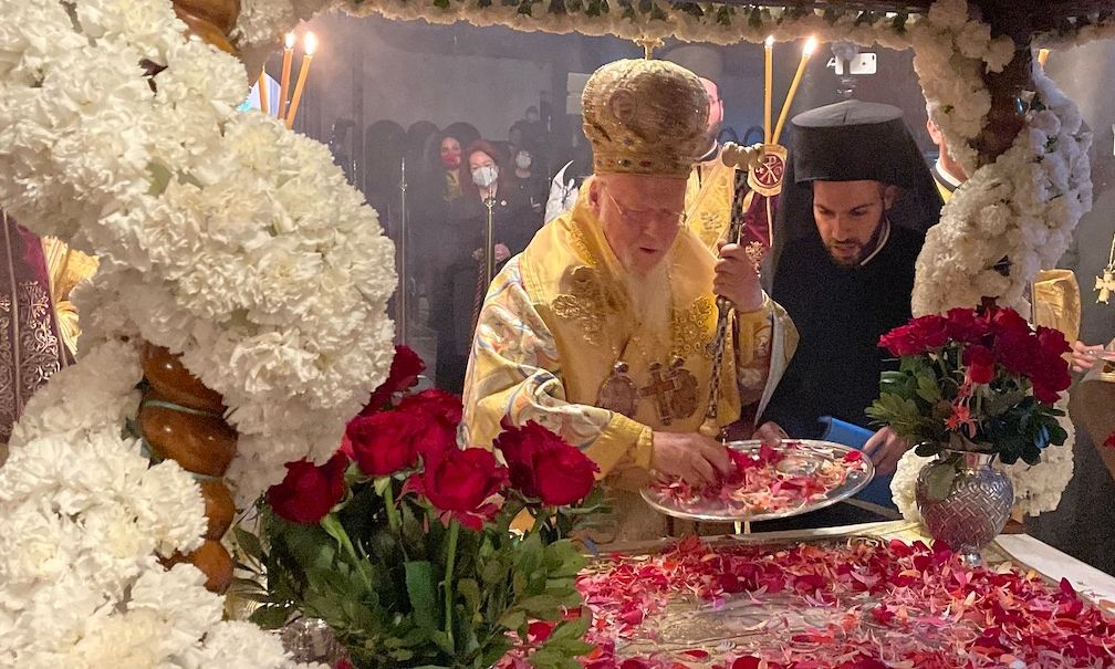 Μεγάλη Παρασκευή: Ακολουθία του Επιταφίου Θρήνου και Περιφορά του Επιταφίου στο Φανάρι - Live