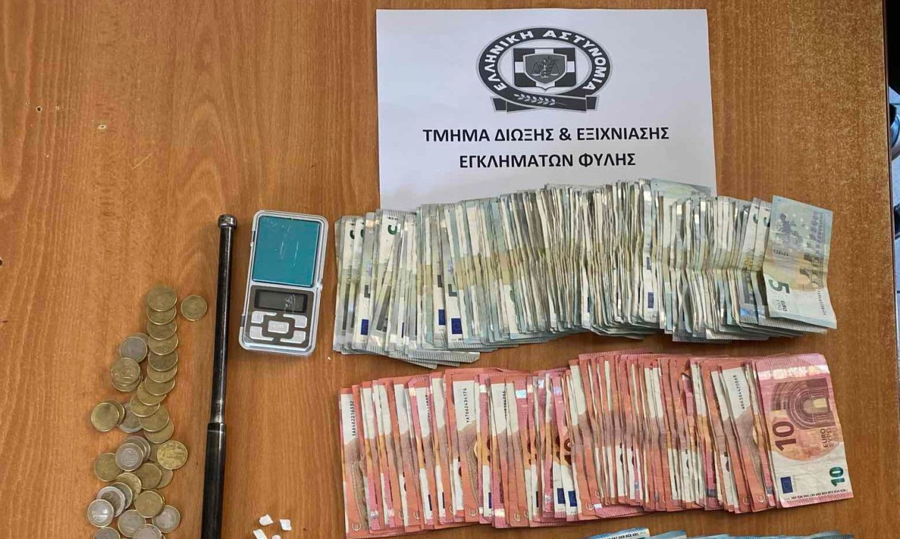 Άνω Λιόσια: Αστυνομικοί γκρέμισαν πόρτες και μπανιέρα για να βρουν την κοκαΐνη