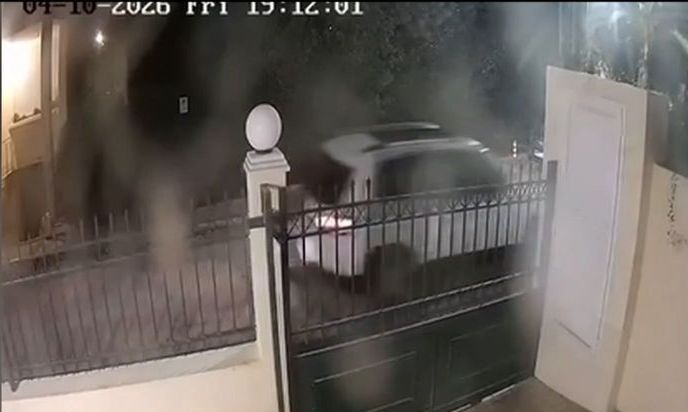 Βάρη: Καταδίωξη διαρρηκτών με πυροβολισμούς την ώρα του Επιταφίου - Διέφυγαν οι δράστες