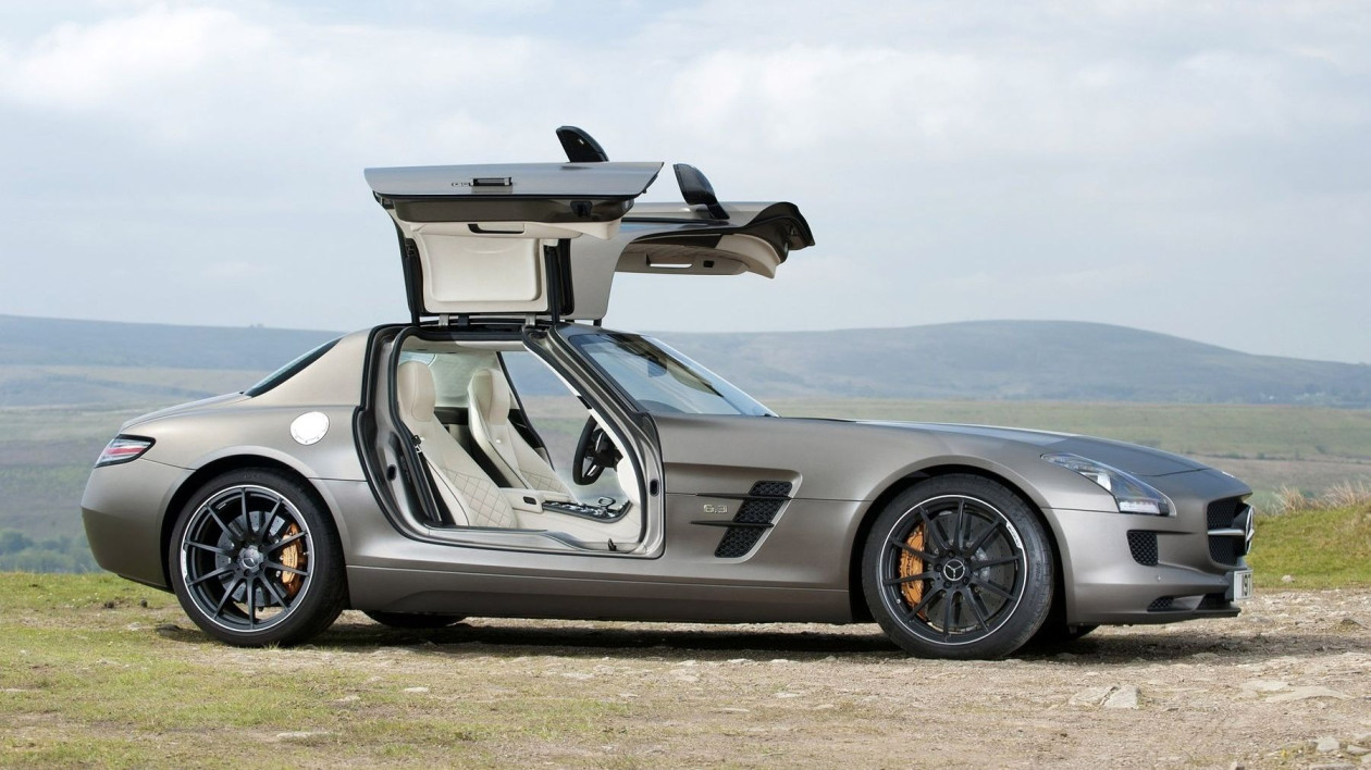 Mercedes: Νέα πατέντα με «ανοιγόμενη» οροφή για πιο εύκολη είσοδο