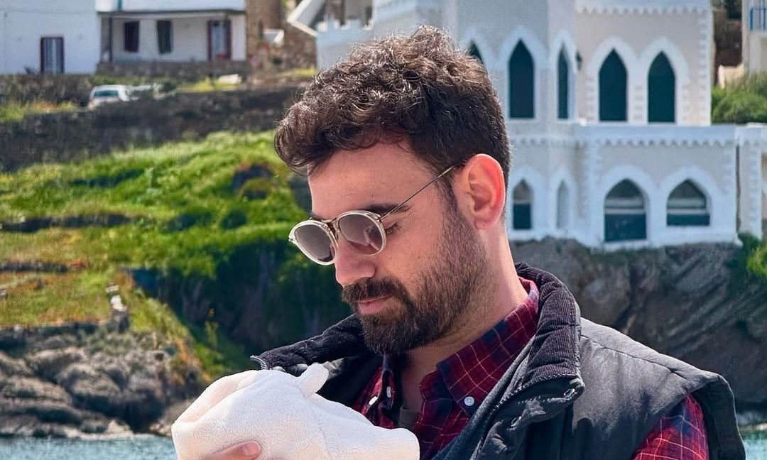 Νίκος Πολυδερόπουλος: Το πρώτο Πάσχα με τον γιο του - «Κρατώ το δικό μου μικρό θαύμα»