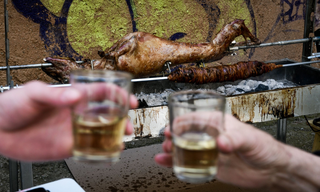 Πάσχα: Μία ωδή στα μεζεδάκια όσο ψήνεται το αρνί – Οι μικροί πρωταγωνιστές του τραπεζιού