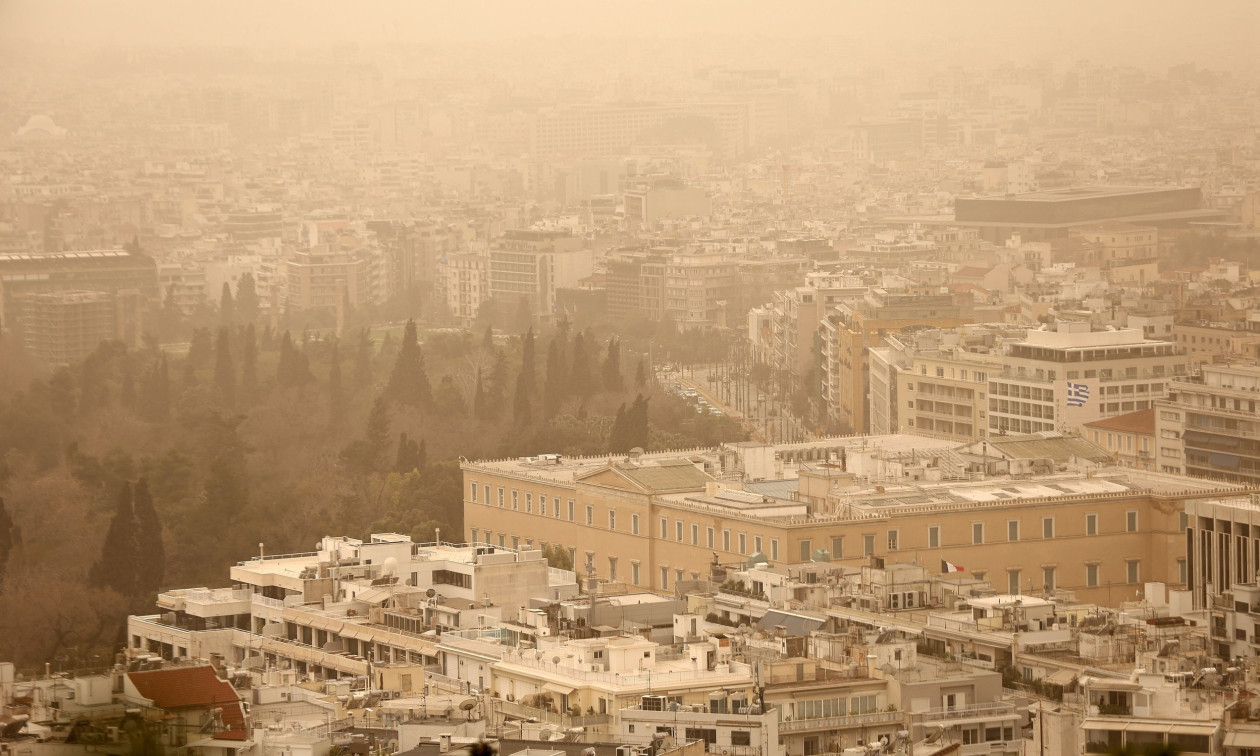 Αφρικανική σκόνη: Εντείνεται το φαινόμενο έως την Παρασκευή – Πού αναμένονται λασποβροχές