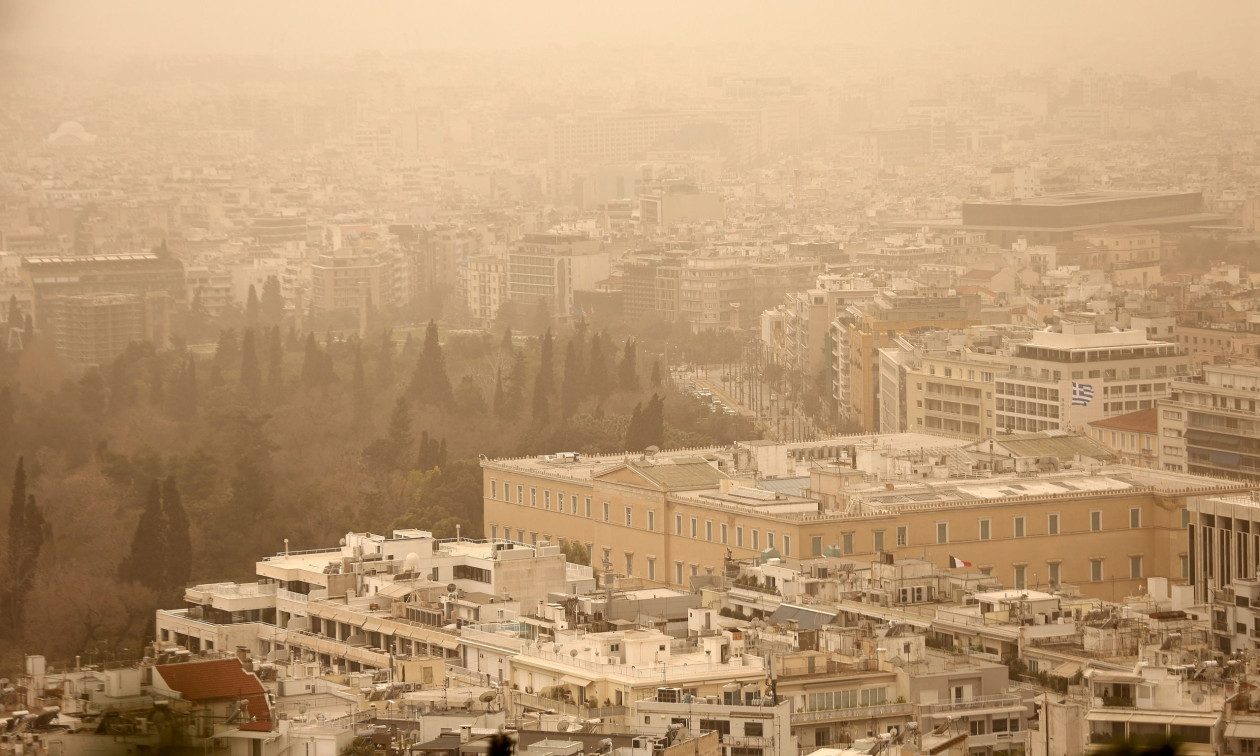 Καιρός: Λασποβροχές και αφρικανική σκόνη αύριο - Ποιες περιοχές θα επηρεαστούν