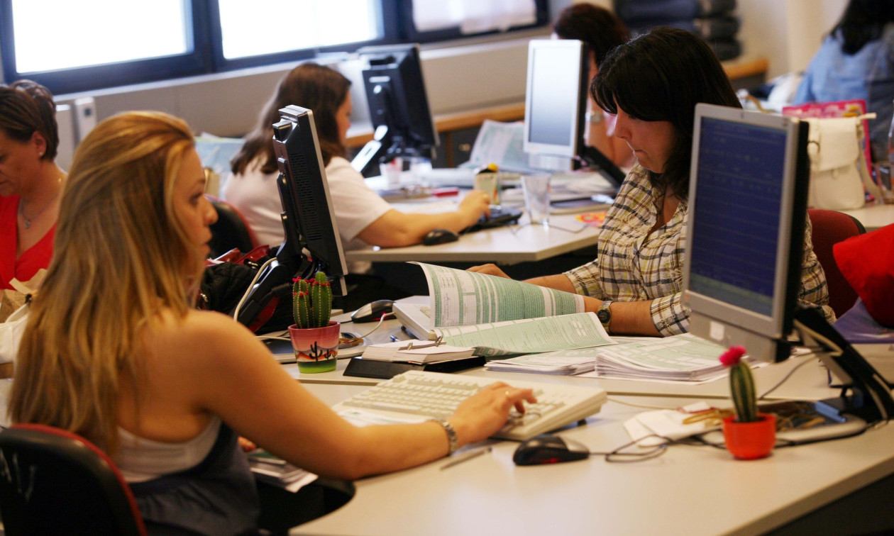 Φορολογικές δηλώσεις: Τι να προσέξετε για την αυτόματη υποβολή - Πώς θα πάρετε έκπτωση 4%