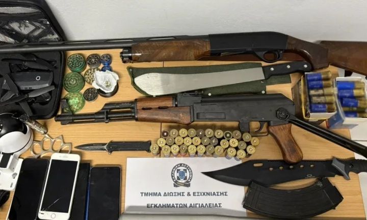 Αίγιο: Τσακώθηκε σε καφετέρια και μετά βρήκαν σπίτι του καλάσνικοφ