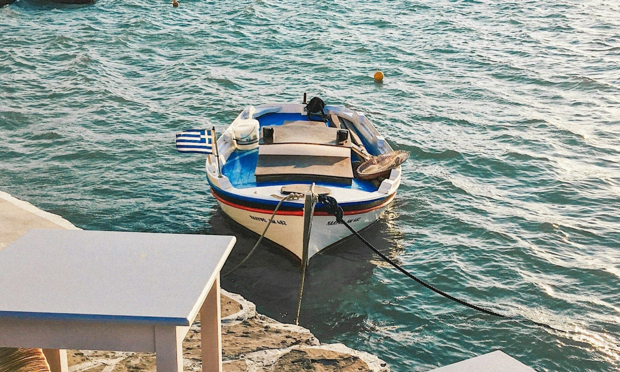 Χαλκίδα: Σπείρα κλέβει και σπάει αυτοκίνητα όταν ο οδηγός τους βρίσκεται μεσοπέλαγα για ψάρεμα