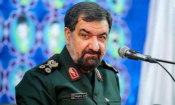 Στρατηγός σύμβουλος του Χαμενεΐ απειλεί να βυθίσει αμερικανικά πολεμικά πλοία στα Στενά του Ορμούζ