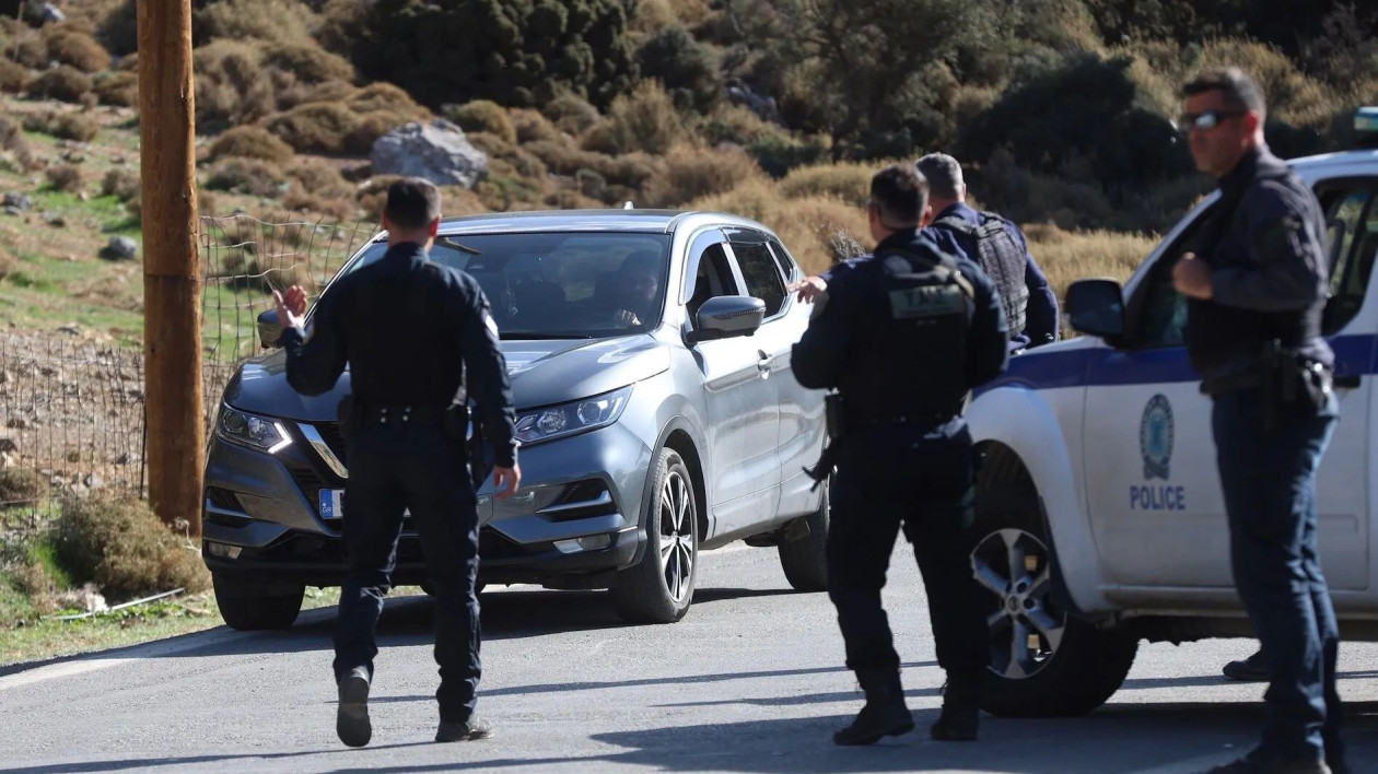 Βορίζια: Προπηλακισμοί στον Επιτάφιο ανάμεσα σε Φραγκιαδάκηδες και Καργάκηδες