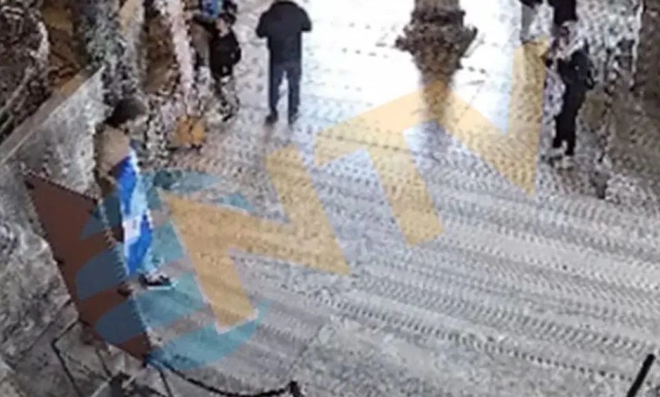 Κραυγή αγωνίας από συγγενείς των Ελλήνων που προφυλακίστηκαν για την ελληνική σημαία στην Αγία Σοφία