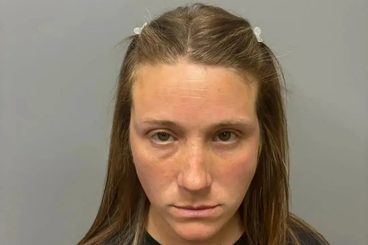 ΗΠΑ: Δασκάλα δημοτικού αντιμέτωπη με 25 κατηγορίες για βιασμό και κακοποίηση μαθητών 10 ετών