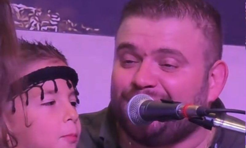 Κρήτη: Ο μικρός μερακλής που «έκλεψε» το μικρόφωνο από τον Γρηγόρη Σαμόλη και αποθεώθηκε