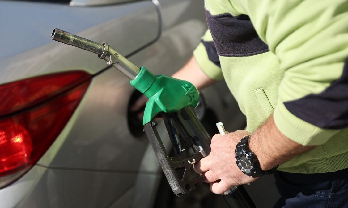 «Φωτιά» τα καύσιμα: Μεγάλες αυξήσεις σε βασικά είδη διατροφής