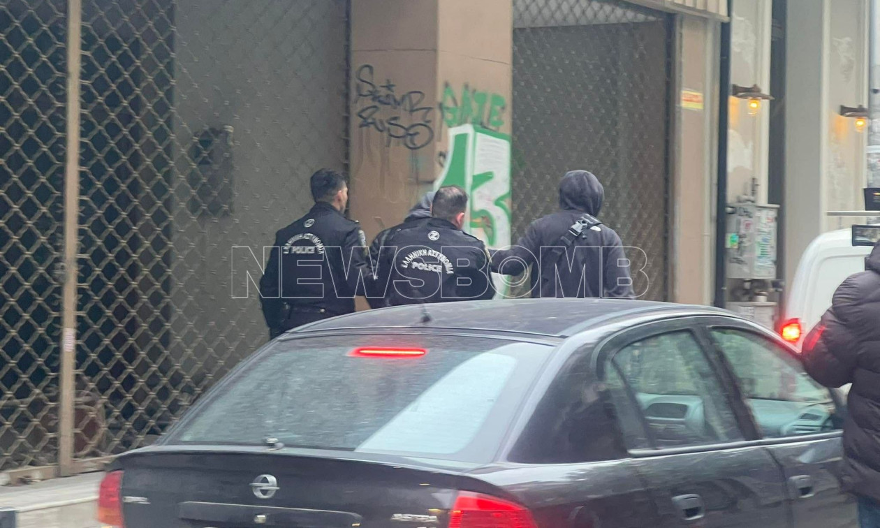 Ηχητικό ντοκουμέντο λίγες στιγμές πριν η γυναίκα βρεθεί νεκρή στον ακάλυπτο: «Γλυκέ μου άνοιξε»