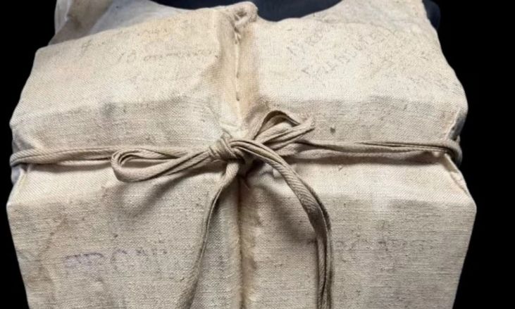 Τιτανικός: Σωσίβιο επιζώντα βγαίνει σε δημοπρασία - Η αξία του μπορεί να ξεπεράσει τις 500.000 ευρώ