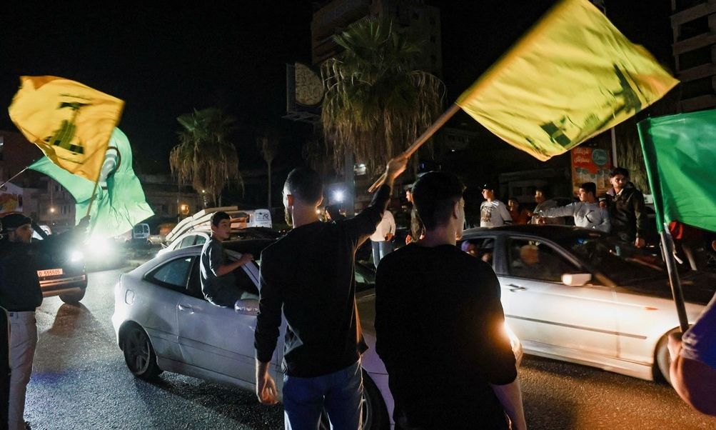 Ολονύχτιοι πανηγυρισμοί με πυροτεχνήματα και πυροβολισμούς στη Βηρυτό για την έναρξη της εκεχειρίας