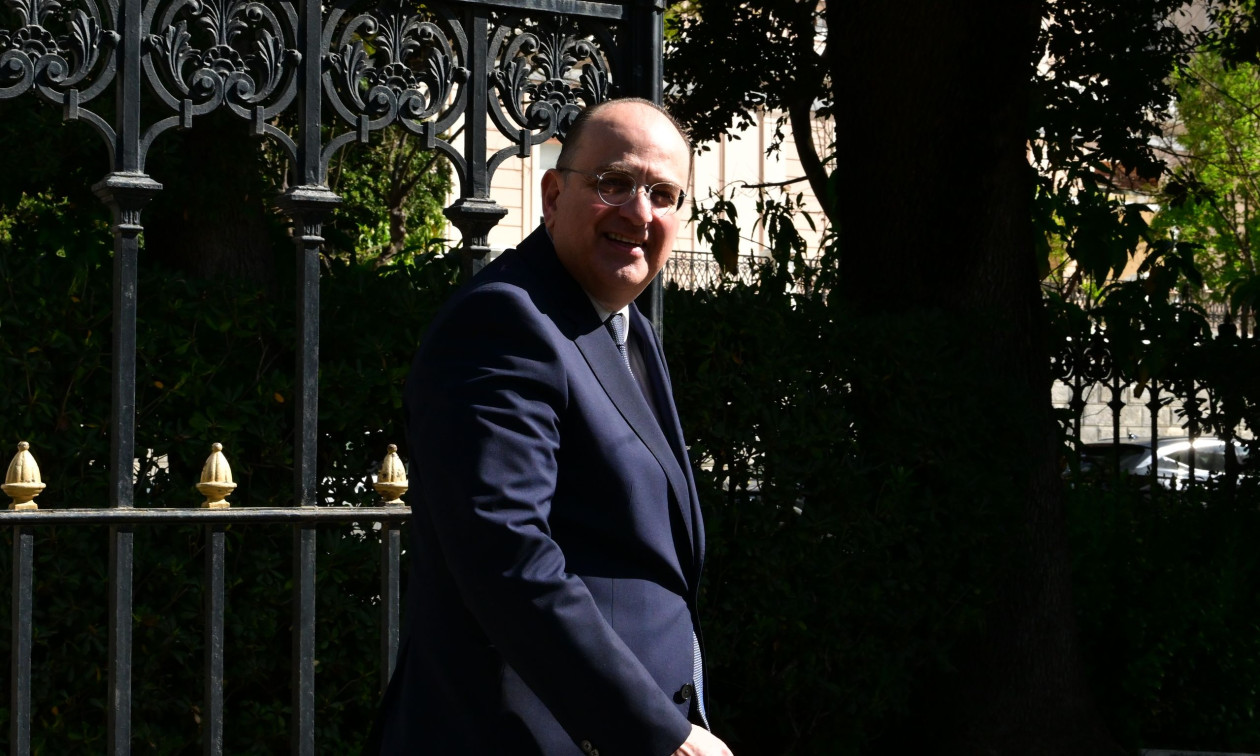 Έμμεσες αιχμές Μακάριου Λαζαρίδη κατά Ντόρας Μπακογιάννη