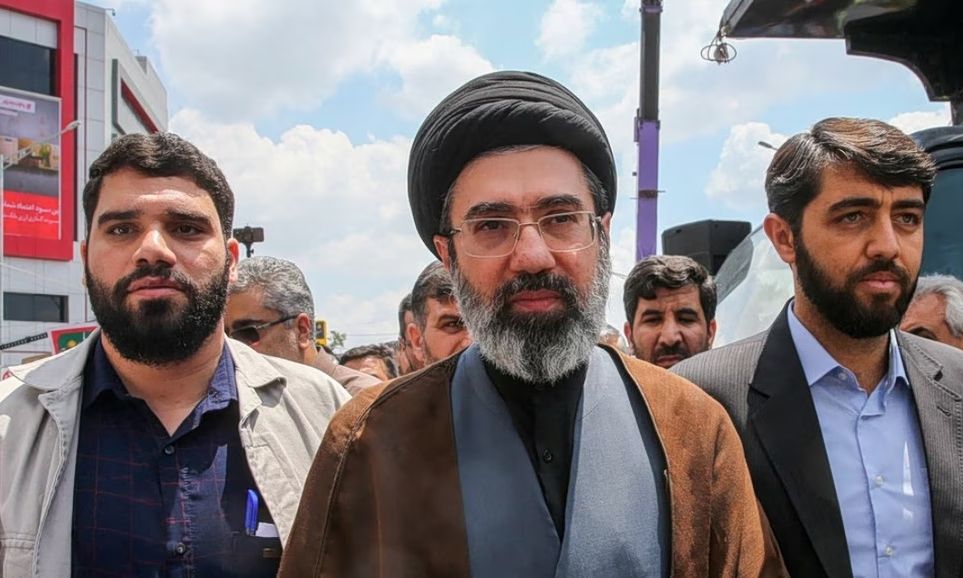 Μοτζτάμπα Χαμενεΐ: Το ναυτικό του Ιράν έτοιμο να προκαλέσει «νέες πικρές ήττες» στους εχθρούς