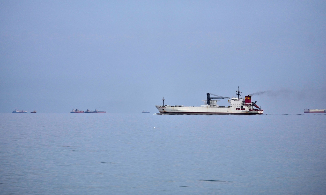 Δύο τάνκερ προσπάθησαν να περάσουν τα Στενά του Ορμούζ και δέχθηκαν πυρά