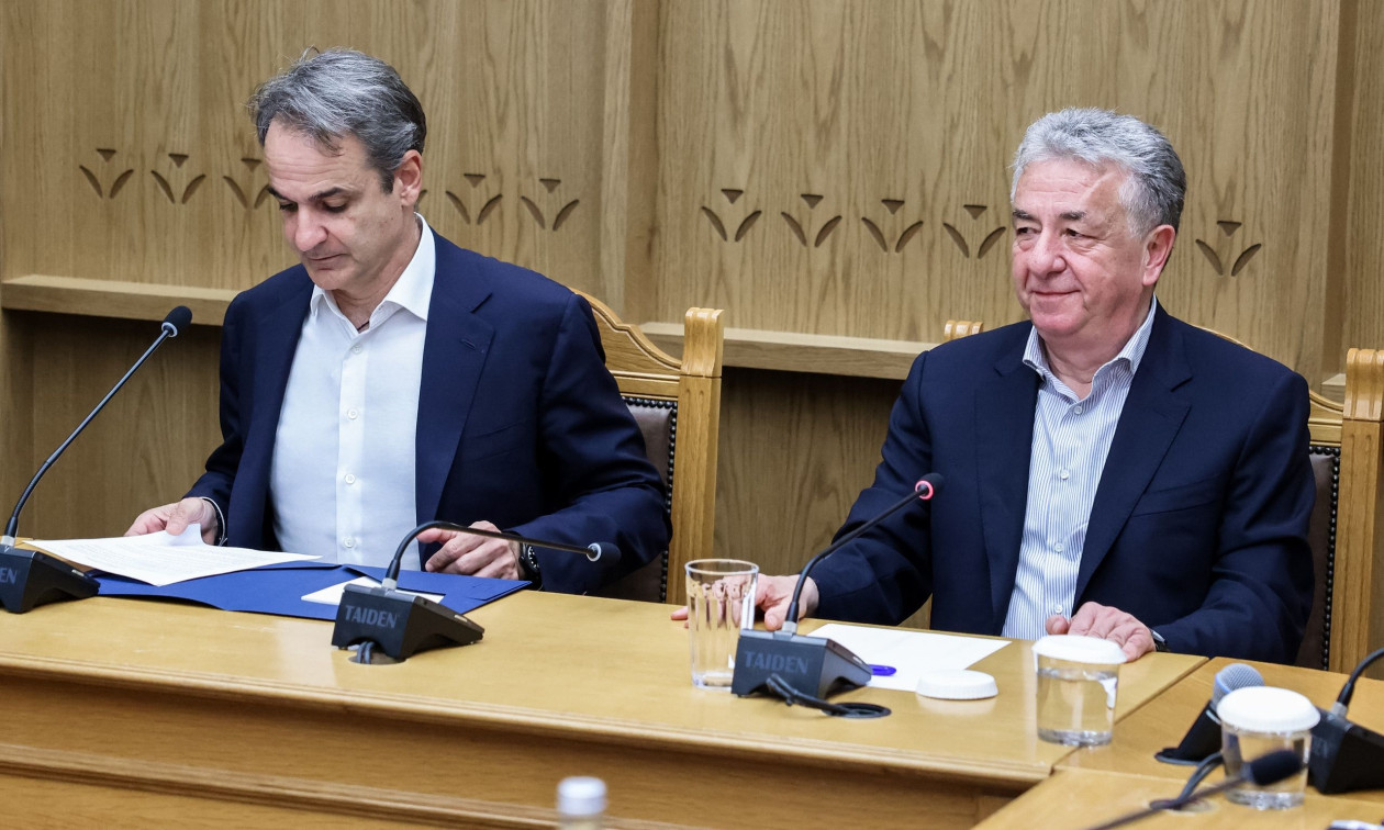 Σύσκεψη Μητσοτάκη στην Περιφέρεια Κρήτης για τα μέτρα κατά της λειψυδρίας