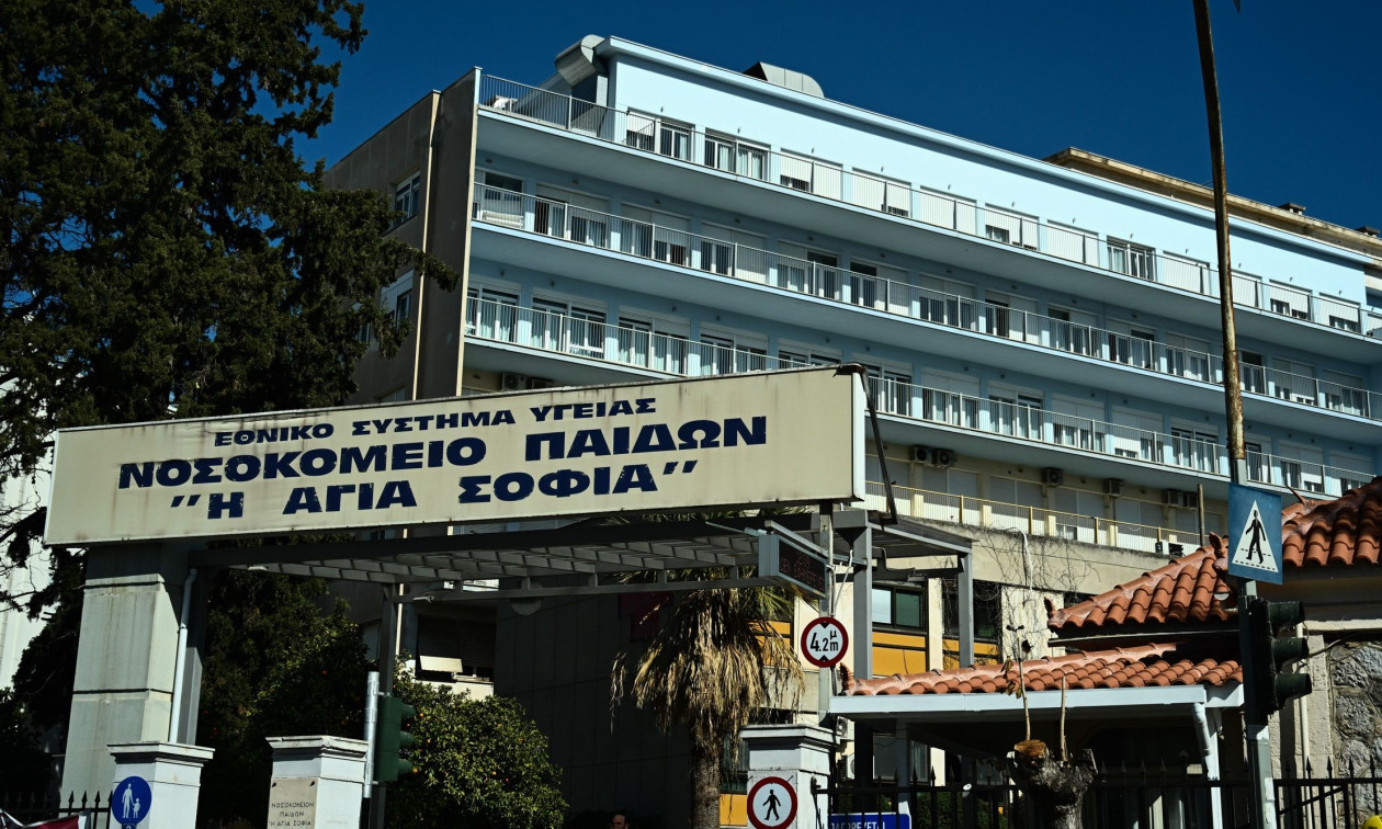 Χειρουργείται το 13χρονο κορίτσι που έπεσε από τον 1ο όροφο του σχολείου της στο Χαϊδάρι