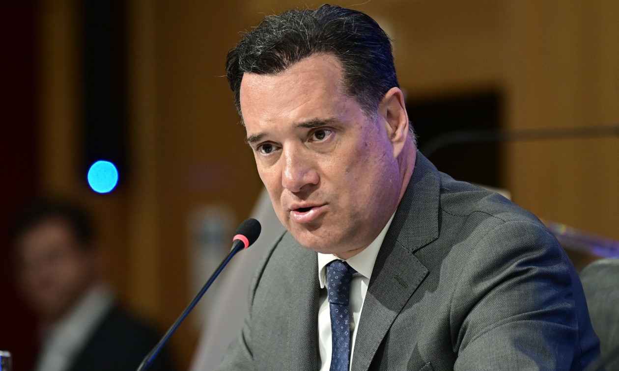 Απάντηση Άδωνι Γεωργιάδη σε πολίτη που εξαπέλυε ύβρεις προς τον ίδιο και το κρατικό της Νίκαιας