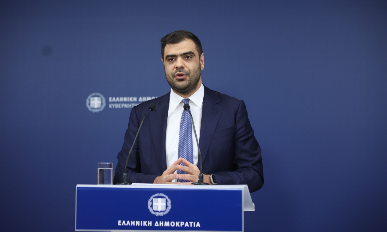 Η ενημέρωση των πολιτικών συντακτών από τον Παύλο Μαρινάκη - LIVE