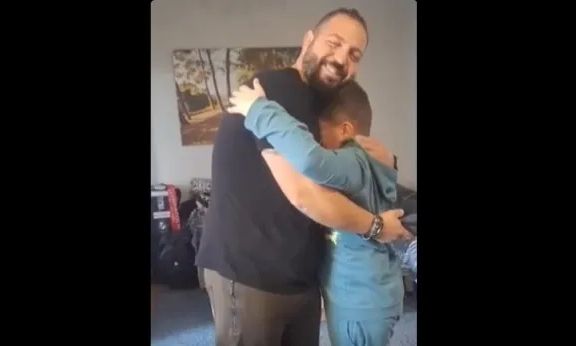 ΟΦΗ: Το φοβερό βίντεο με τον Γιαννάκη να «ξεσπά» σε κλάματα επειδή θα ζήσει από κοντά τον τελικό