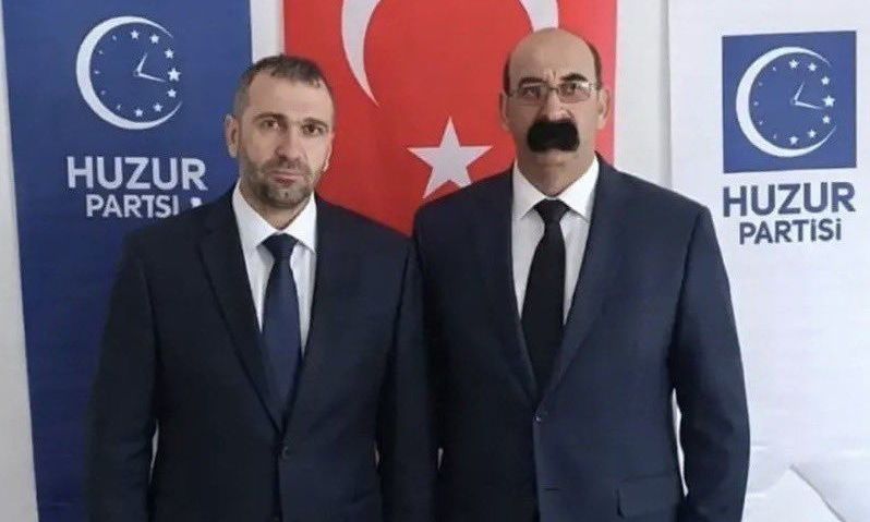 «Υπάρχει πρόσωπο πίσω απ αυτό το μουστάκι!»: τα σχόλια για τον Τούρκο αξιωματούχο που έγινε viral