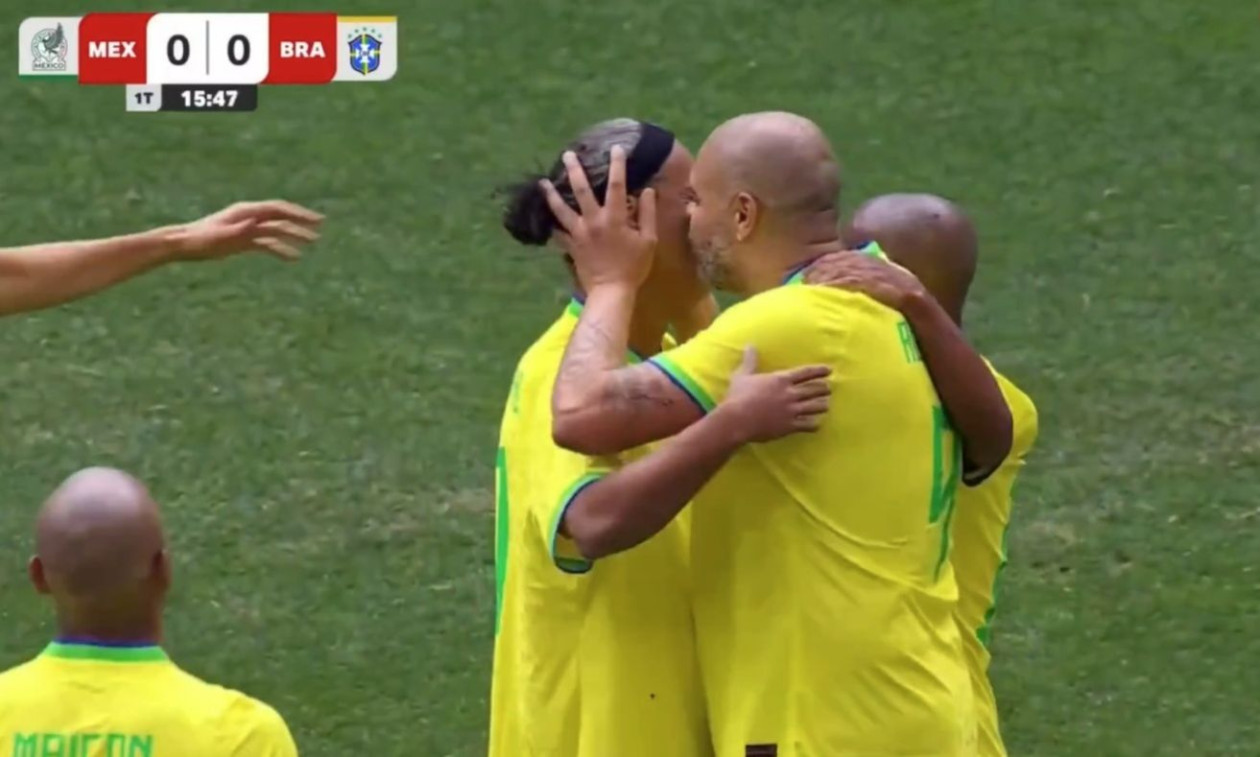 Σαν να μην πέρασε μια μέρα: Τρομερή συνεργασία Ροναλντίνιο – Αντριάνο και υπέροχο γκολ, δείτε βίντεο