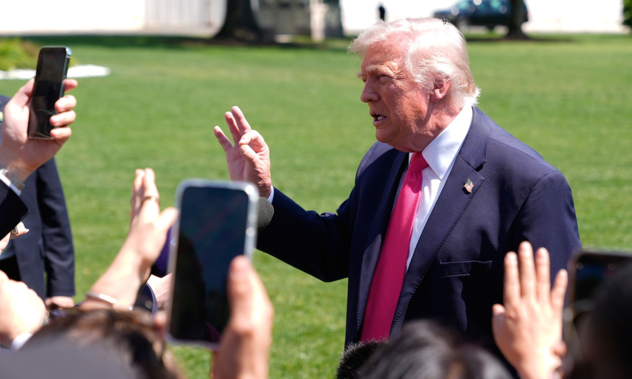 Τραμπ: «Το ιρανικό ναυτικό είναι στον πάτο της θάλασσας» - Οργισμένη επίθεση στη Wall Street Journal