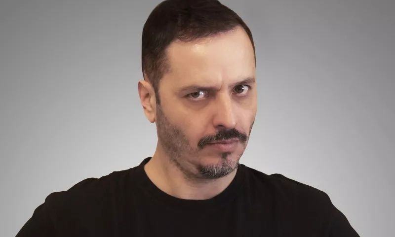 Τσουβέλας: «Μέναμε μεσοτοιχία με τον Βαγγέλη Ρωχάμη, είδαμε μαζί τον τελικό του 1987»