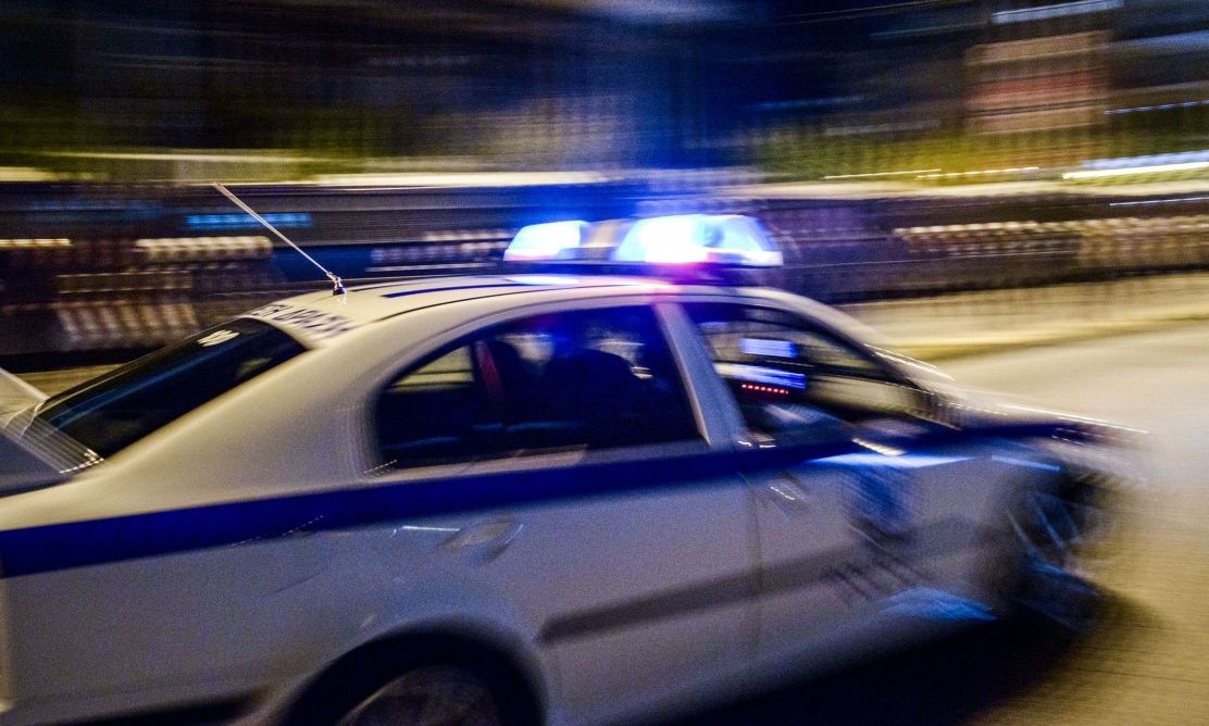 Νέος Κόσμος: Ηλικιωμένη υποστήριξε ότι την χτύπησε ο γιος της, που παραμένει «ταμπουρωμένος»