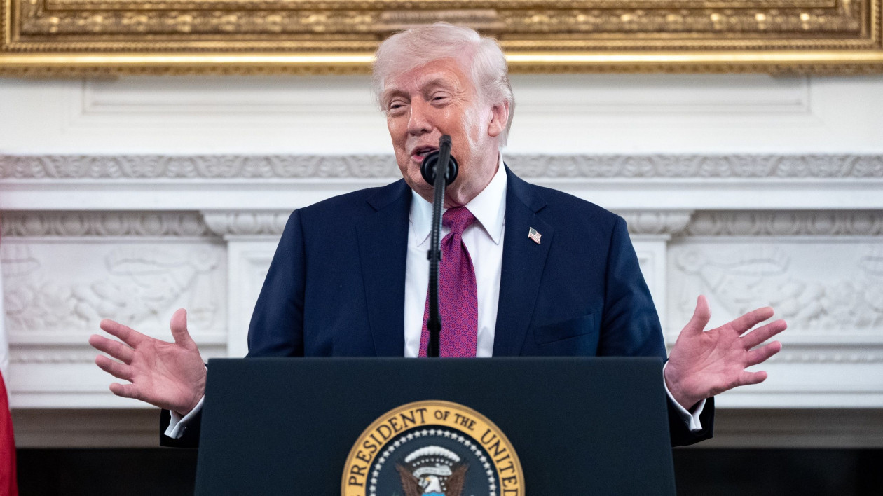 «Ας σκοτώσουμε αυτούς που δεν θέλουν συμφωνία»: Το repost Τραμπ για τον «εμφύλιο» στο Ιράν