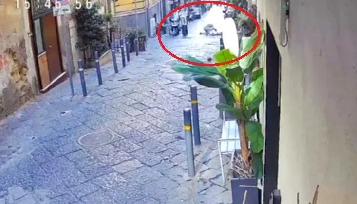 Νάπολη: 13χρονος σκότωσε τουρίστρια πετώντας άγαλμα από μπαλκόνι - Διώκονται οι γονείς του για φόνο